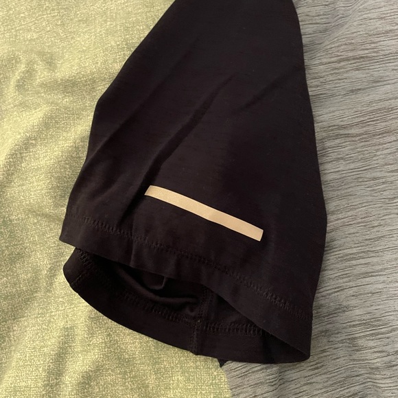 Old Navy Active Tee - Picture 2 of 3